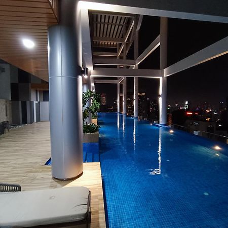 Lx 39A Balcony Klcc View 1 Bedroom Infinity Pool Kuala Lumpur Exteriér fotografie