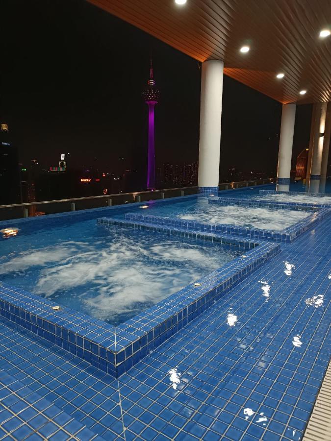 Lx 39A Balcony Klcc View 1 Bedroom Infinity Pool Kuala Lumpur Exteriér fotografie